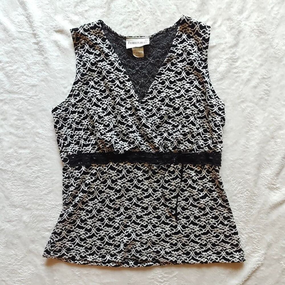 Fashion-bug Women's Black and White Vest